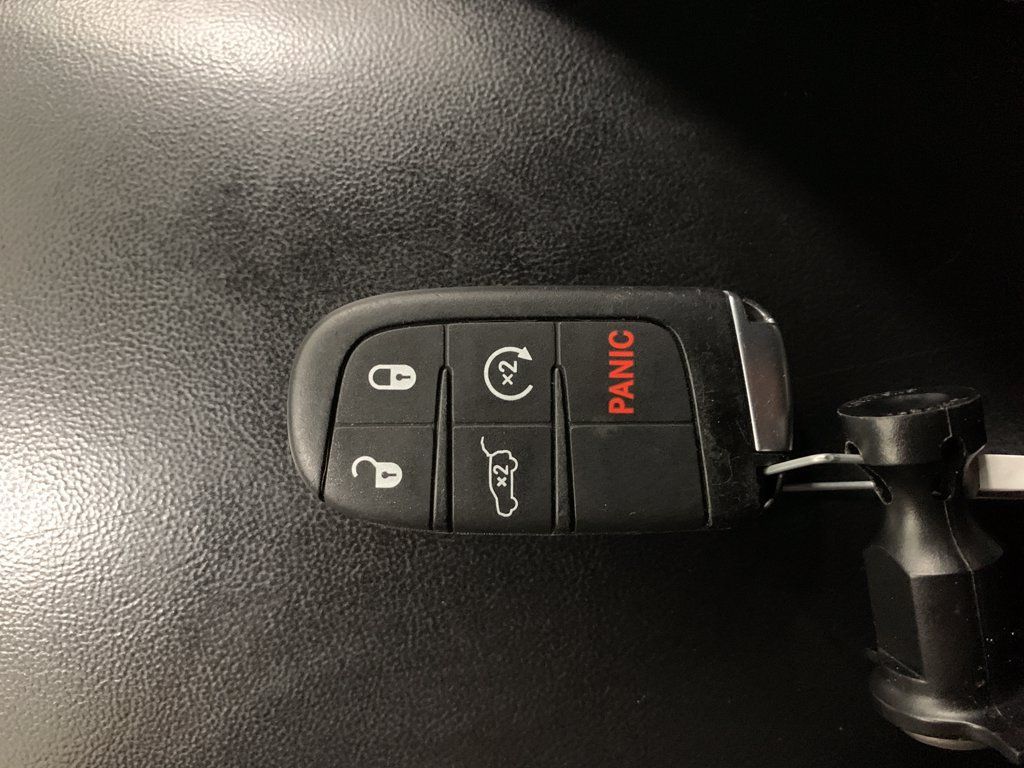 Used 2015 Jeep Grand Cherokee Limited AWD/4WD image 32