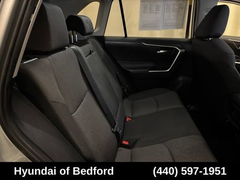 Used 2025 Toyota RAV4 XLE AWD/4WD image 25
