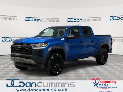 Used 2023 Chevrolet Colorado Trail Boss w/ Advanced Trailering Package AWD/4WD image 1
