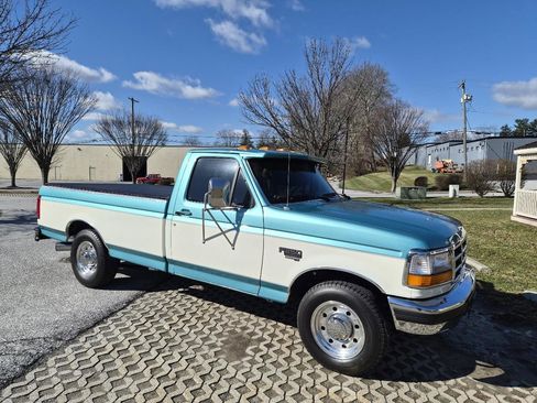 Used 1997 Ford F250 2WD Regular Cab Heavy Duty image 11