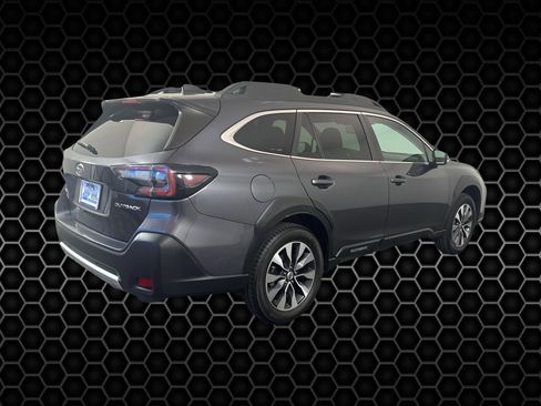 Used 2023 Subaru Outback Limited image 6