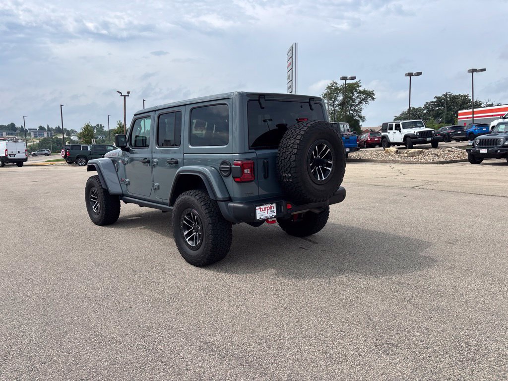 Used 2025 Jeep Wrangler Unlimited Rubicon AWD/4WD image 3