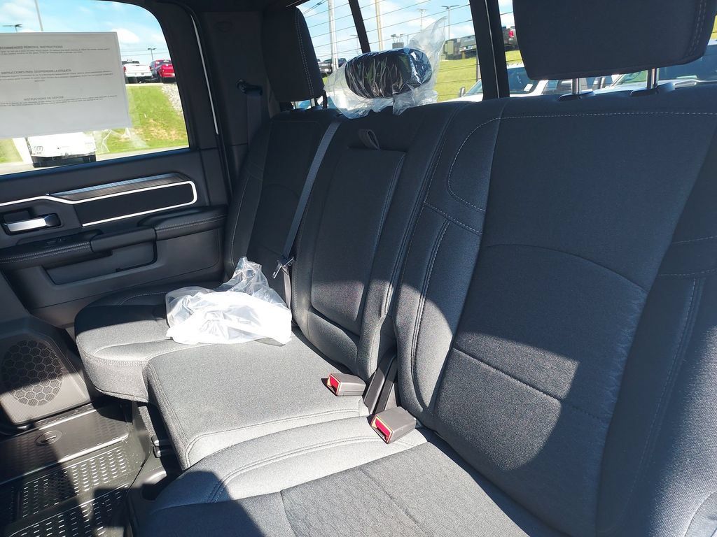 New 2026 RAM 3500 Big Horn AWD/4WD image 28