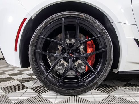 Used 2016 Chevrolet Corvette Z06 w/ Z07 Performance Package RWD image 44