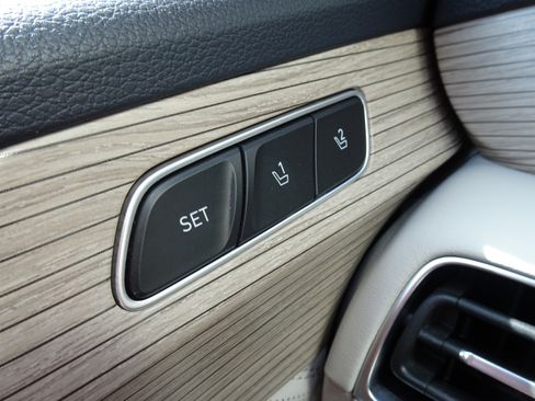 Used 2021 Hyundai Palisade Calligraphy image 30