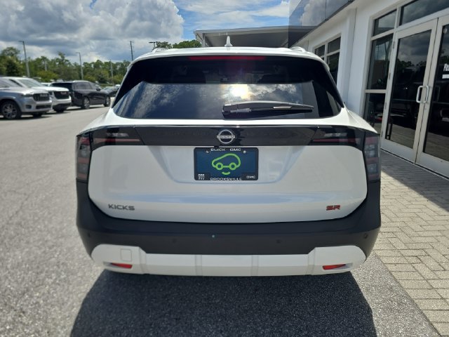 Used 2025 Nissan Kicks SR FWD image 7
