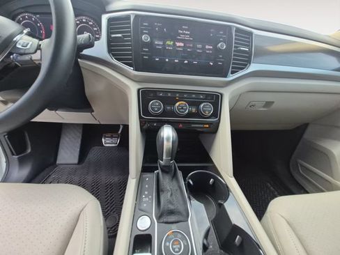 Used 2019 Volkswagen Atlas SEL R-Line AWD/4WD image 11
