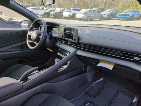 New 2026 Hyundai Elantra Sport FWD image 28