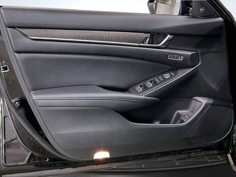 Used 2021 Honda Accord Touring image 23
