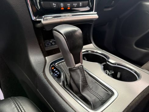 Used 2020 Jeep Grand Cherokee Altitude AWD/4WD image 29