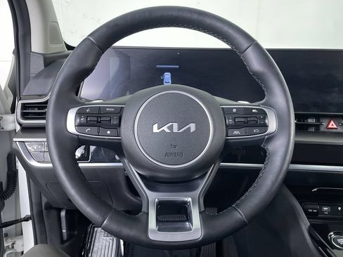 Used 2023 Kia Sportage EX AWD/4WD image 13