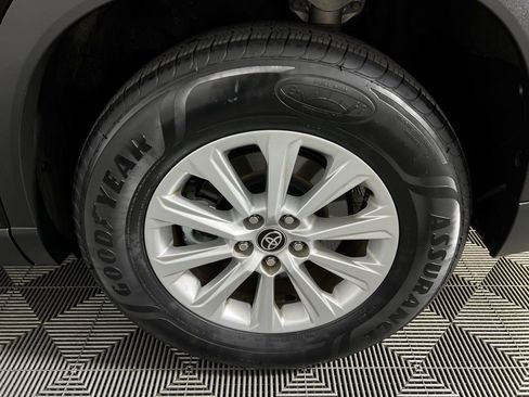 Used 2025 Toyota Grand Highlander AWD image 11