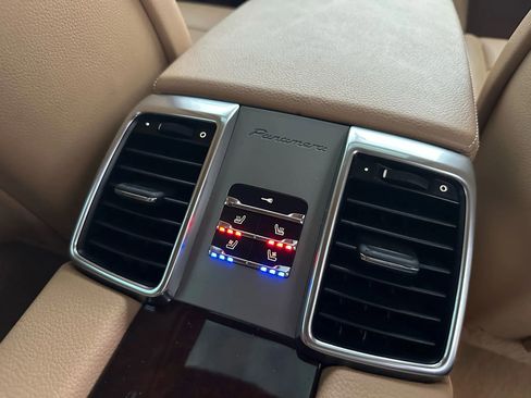 Used 2011 Porsche Panamera S image 37