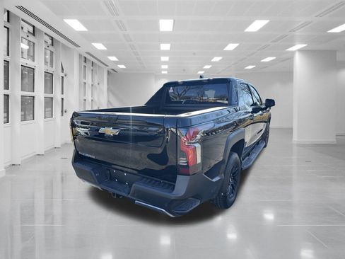 New 2025 Chevrolet Silverado EV LT image 5