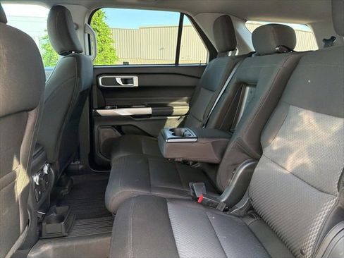 Used 2022 Ford Explorer XLT image 36