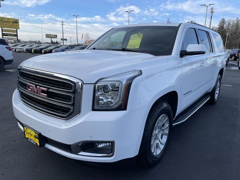 Used 2019 GMC Yukon XL SLE w/ HD Trailering Package image 4
