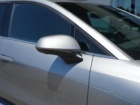 New 2025 Chevrolet Equinox EV LT image 12