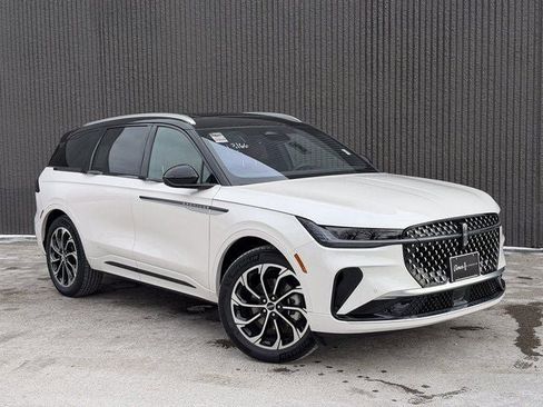 New 2026 Lincoln Nautilus Reserve image 8