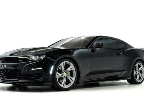 Used 2019 Chevrolet Camaro SS RWD image 8