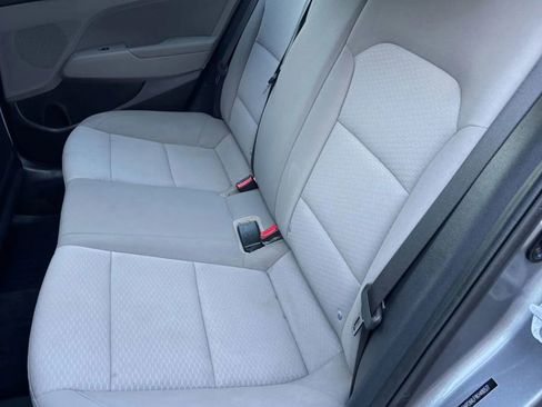 Used 2019 Hyundai Elantra SEL image 14