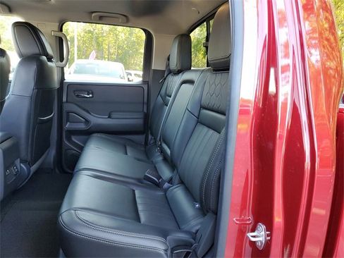 Used 2024 Nissan Frontier SL w/ Technology Package image 10