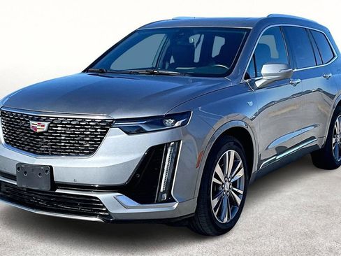 Used 2025 Cadillac XT6 Premium Luxury image 15