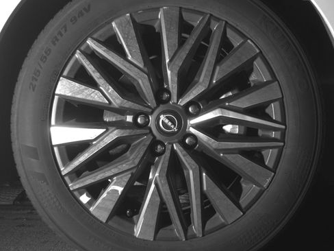 Used 2025 Nissan Altima 2.5 SV FWD image 13