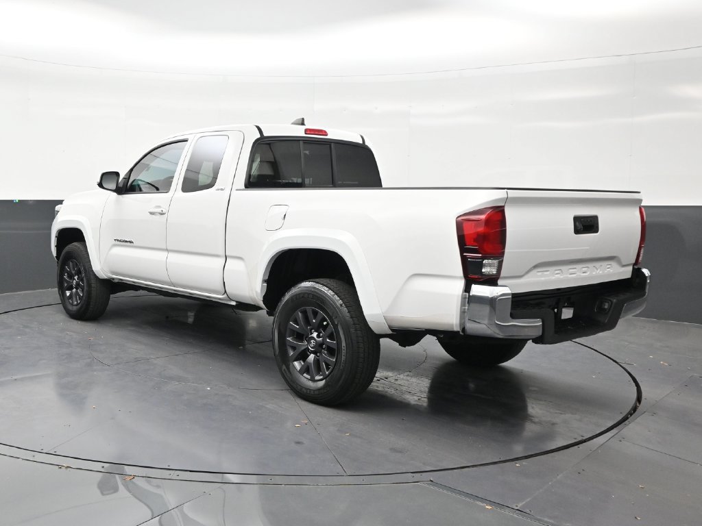 Used 2023 Toyota Tacoma SR5 w/ SR5 Appearance Package RWD image 3