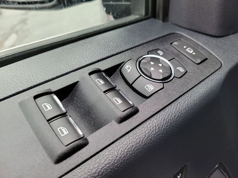 Certified 2022 Ford F250 Platinum w/ FX4 Off-Road Package image 19