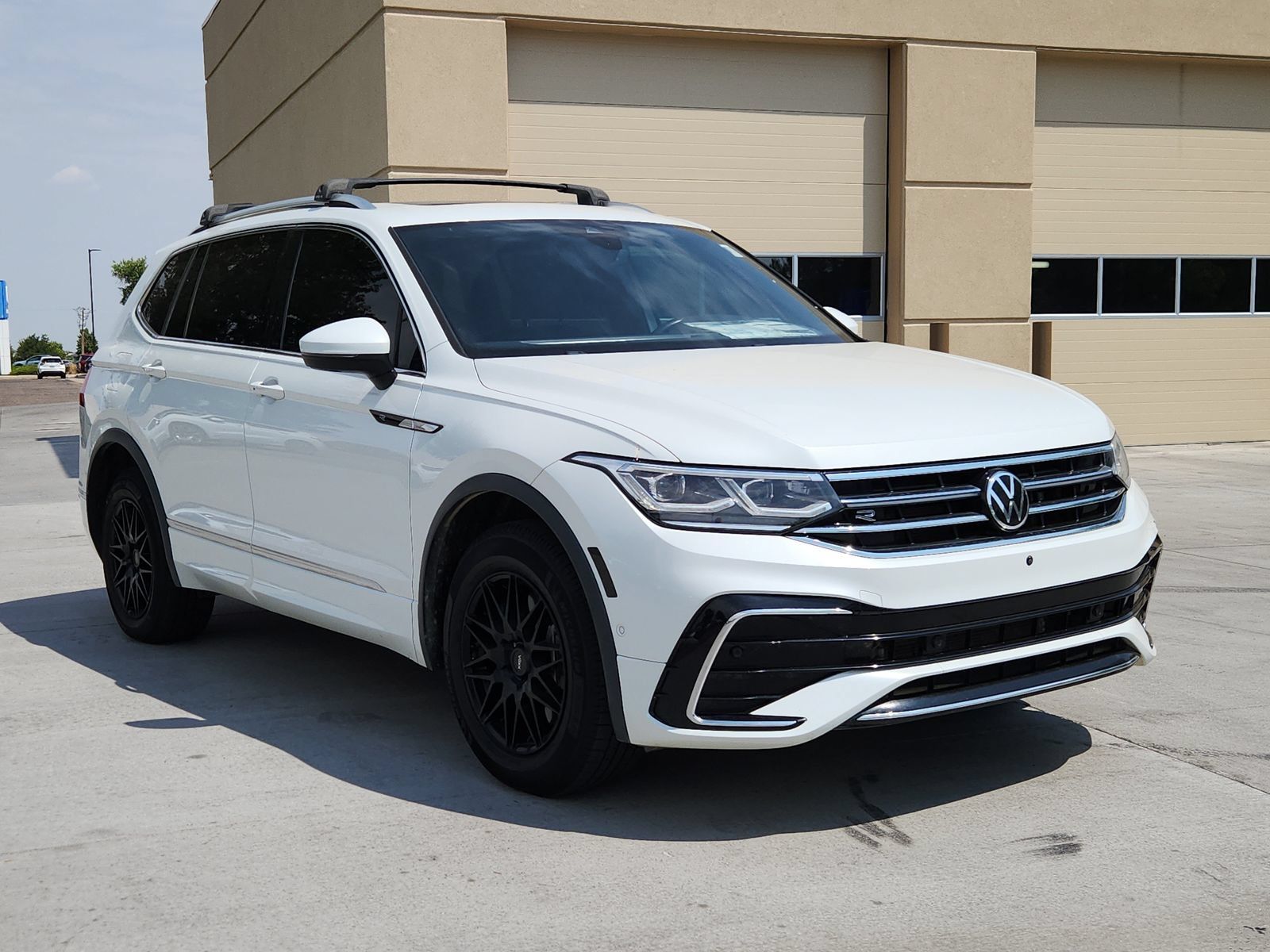 Used 2023 Volkswagen Tiguan SEL R-Line AWD/4WD image 7