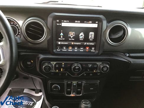 Used 2022 Jeep Wrangler Unlimited Sahara w/ Cold Weather Group image 34