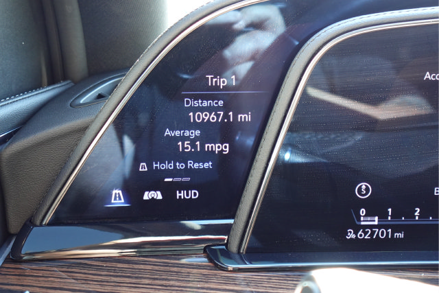 Used 2024 Cadillac Escalade Premium Luxury AWD/4WD image 34