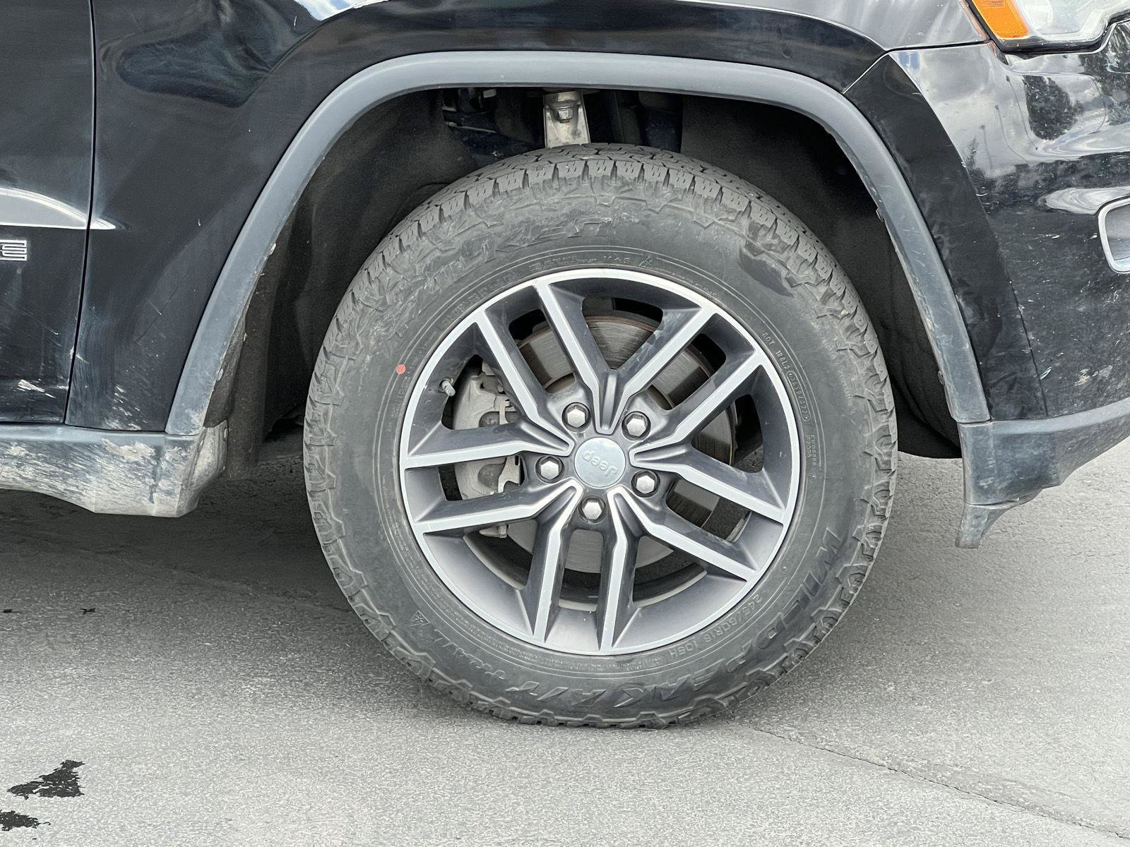 Used 2017 Jeep Grand Cherokee Limited AWD/4WD image 25