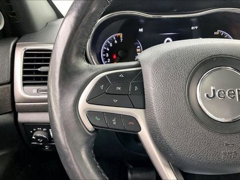 Used 2018 Jeep Grand Cherokee Altitude AWD/4WD image 23
