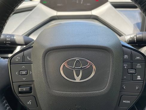 Used 2024 Toyota Prius XLE FWD image 15