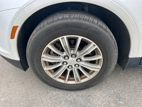 Used 2017 Cadillac XT5 Luxury w/ LPO, Wheel Lock Package AWD/4WD image 8