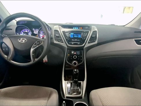 Used 2016 Hyundai Elantra SE image 9