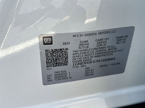 Used 2024 Chevrolet Traverse LT w/ LPO, Floor Liner Package FWD image 36
