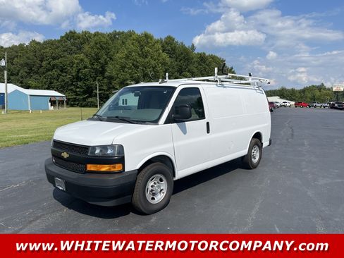 Used 2021 Chevrolet Express 2500 w/ Driver Convenience Package RWD image 1