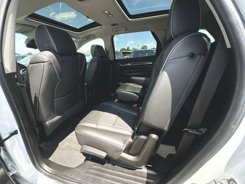 Used 2020 Buick Enclave Avenir w/ Avenir Technology Package AWD/4WD image 22