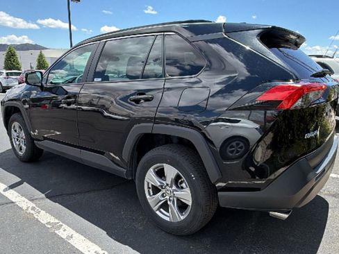 Certified 2025 Toyota RAV4 XLE AWD/4WD image 3