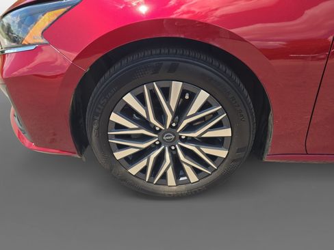 Certified 2024 Nissan Altima 2.5 SV FWD image 10