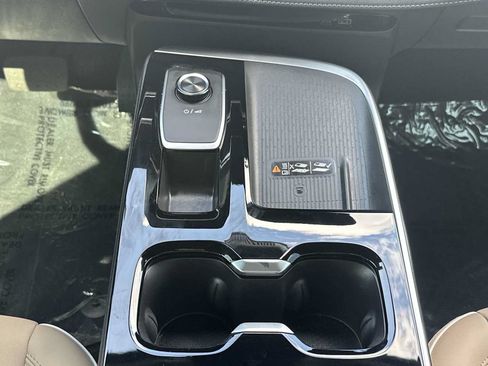 Used 2025 Buick Enclave Preferred w/ Power Package FWD image 30