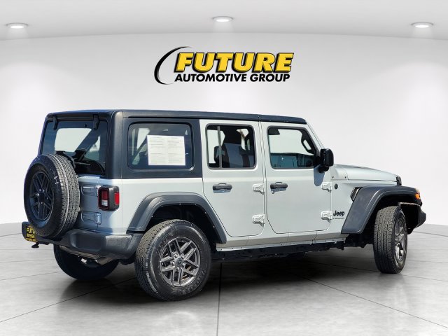 Used 2024 Jeep Wrangler Unlimited Sport AWD/4WD image 4