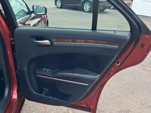 Used 2015 Chrysler 300 C RWD image 26