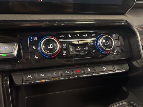 Used 2024 GMC Sierra 1500 AT4 w/ AT4 Preferred Package image 23