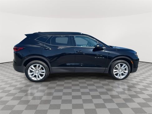 Used 2022 Chevrolet Blazer LT w/ LPO, Black Grille Bar Package image 4