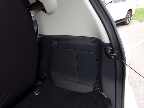 Used 2015 smart fortwo passion image 22