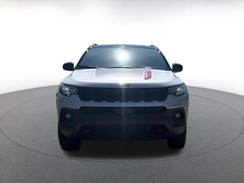 Used 2025 Jeep Compass Trailhawk AWD/4WD image 4