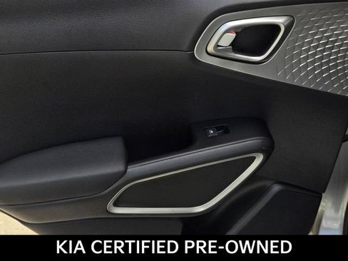 Certified 2025 Kia Soul LX w/ LX Technology Package FWD image 10